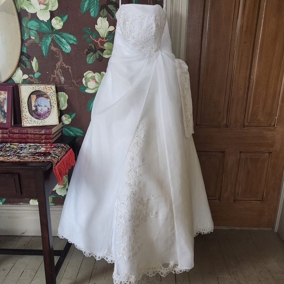 Mary's Bridal Dresses & Skirts - Mary’s Bridal Strapless Embroidered Wedding Gown  Size 12, Ivory Lace & Tulle